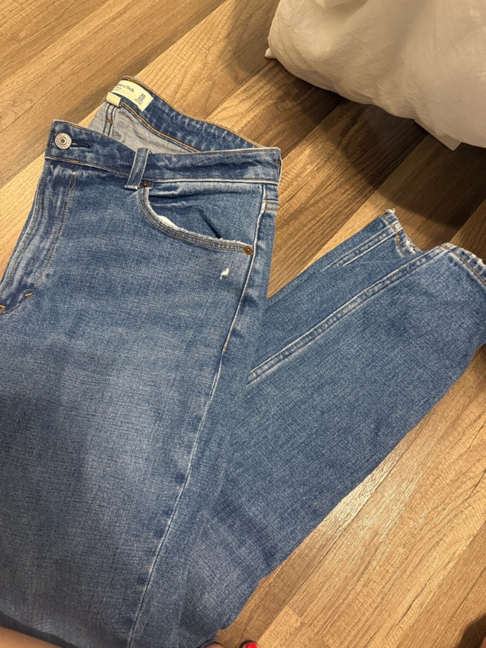 Abercrombie & Fitch Women's Skinny Jeans in Medium Blue